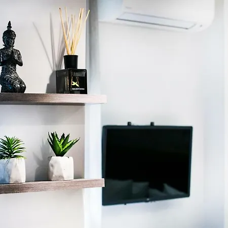 White Rhino White Tower *