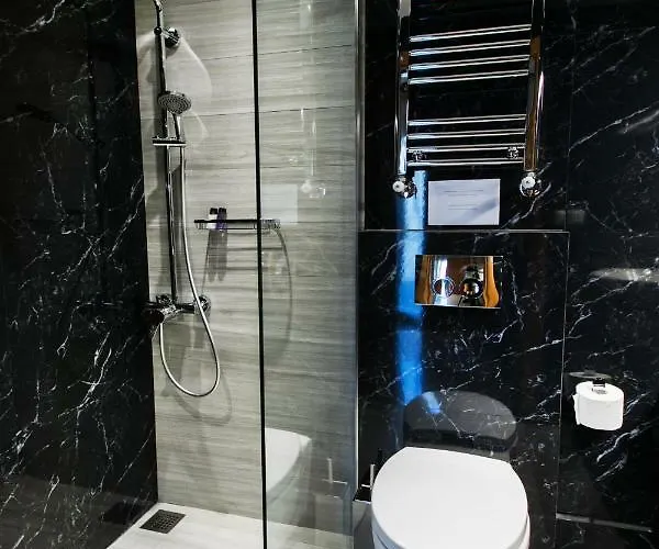 White Rhino White Tower * 塞萨洛尼基